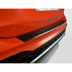Protection de seuil de coffre plastique noir effet laqué Tiguan NF (2024)